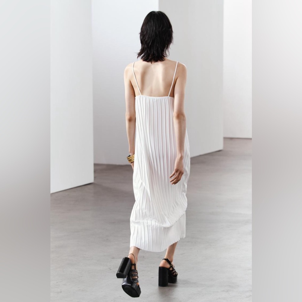 ZARA PRINTED PLEATED DRESS - Picture 4 of 9